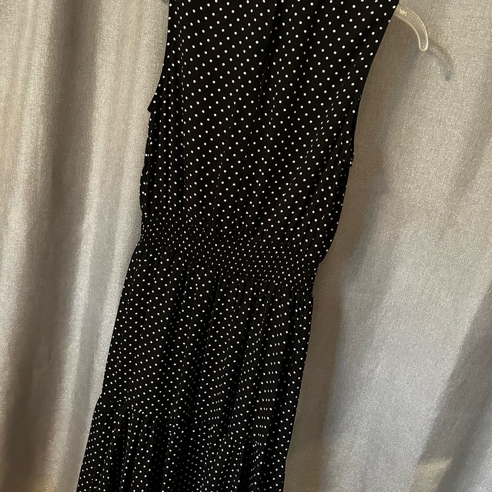 Nanette Lapore b&w polka dot sleeveless dress. Women’s size 6.